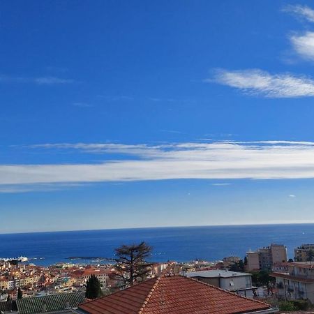 La Casa Di Ermes - Ampio Luminoso Appartamento A Tre Minuti Dal Centro Sanremo Bagian luar foto