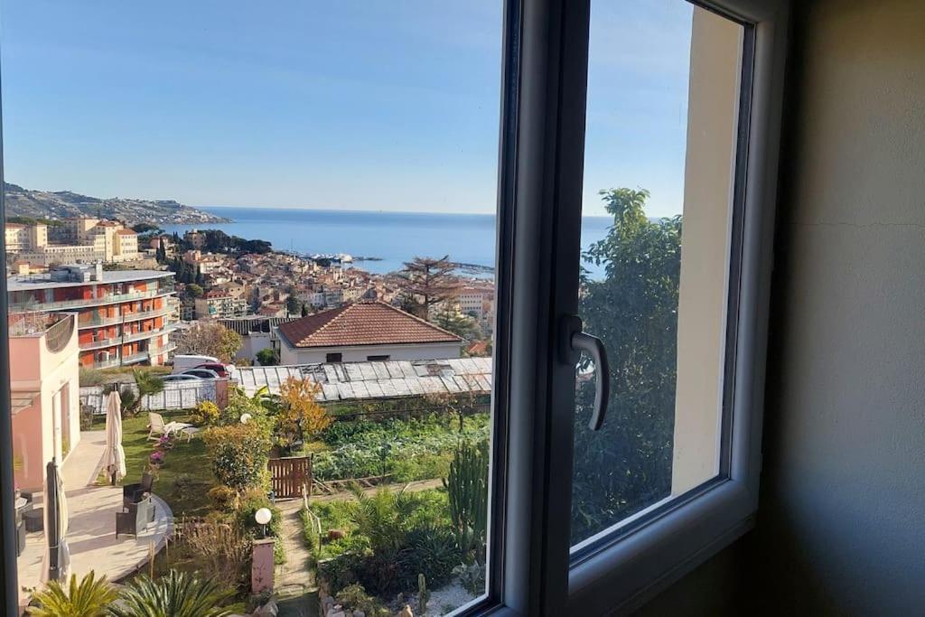 La Casa Di Ermes - Ampio Luminoso Appartamento A Tre Minuti Dal Centro Sanremo Bagian luar foto