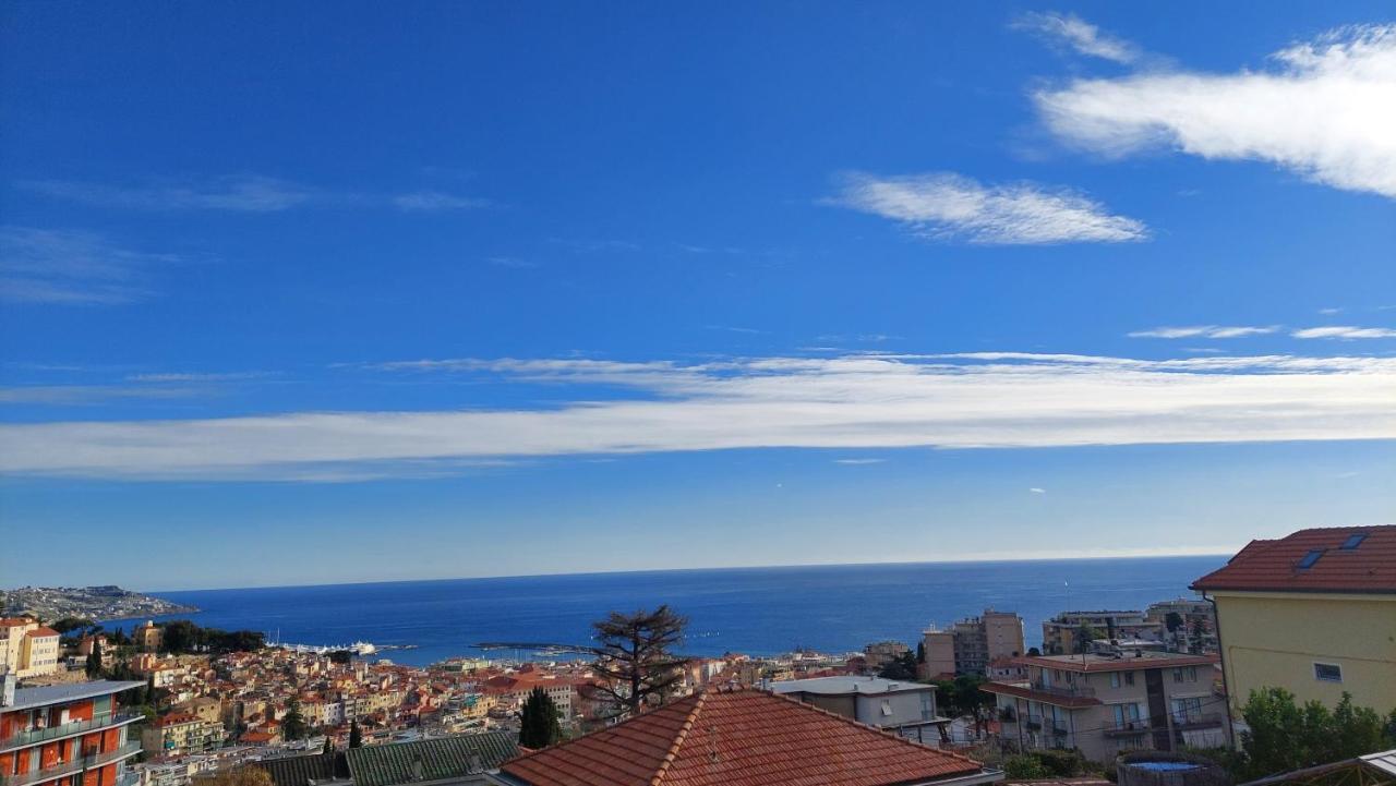 La Casa Di Ermes - Ampio Luminoso Appartamento A Tre Minuti Dal Centro Sanremo Bagian luar foto