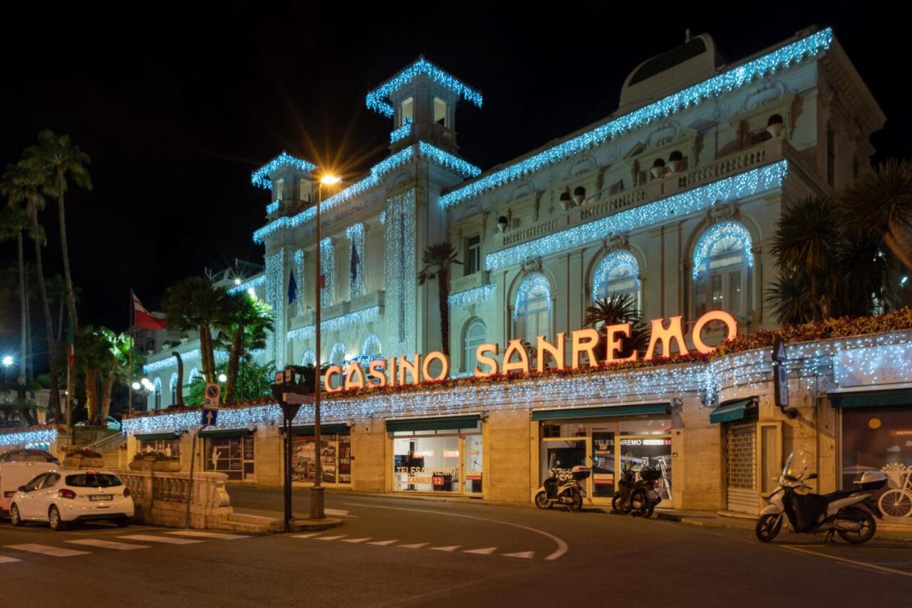 La Casa Di Ermes - Ampio Luminoso Appartamento A Tre Minuti Dal Centro Sanremo Bagian luar foto